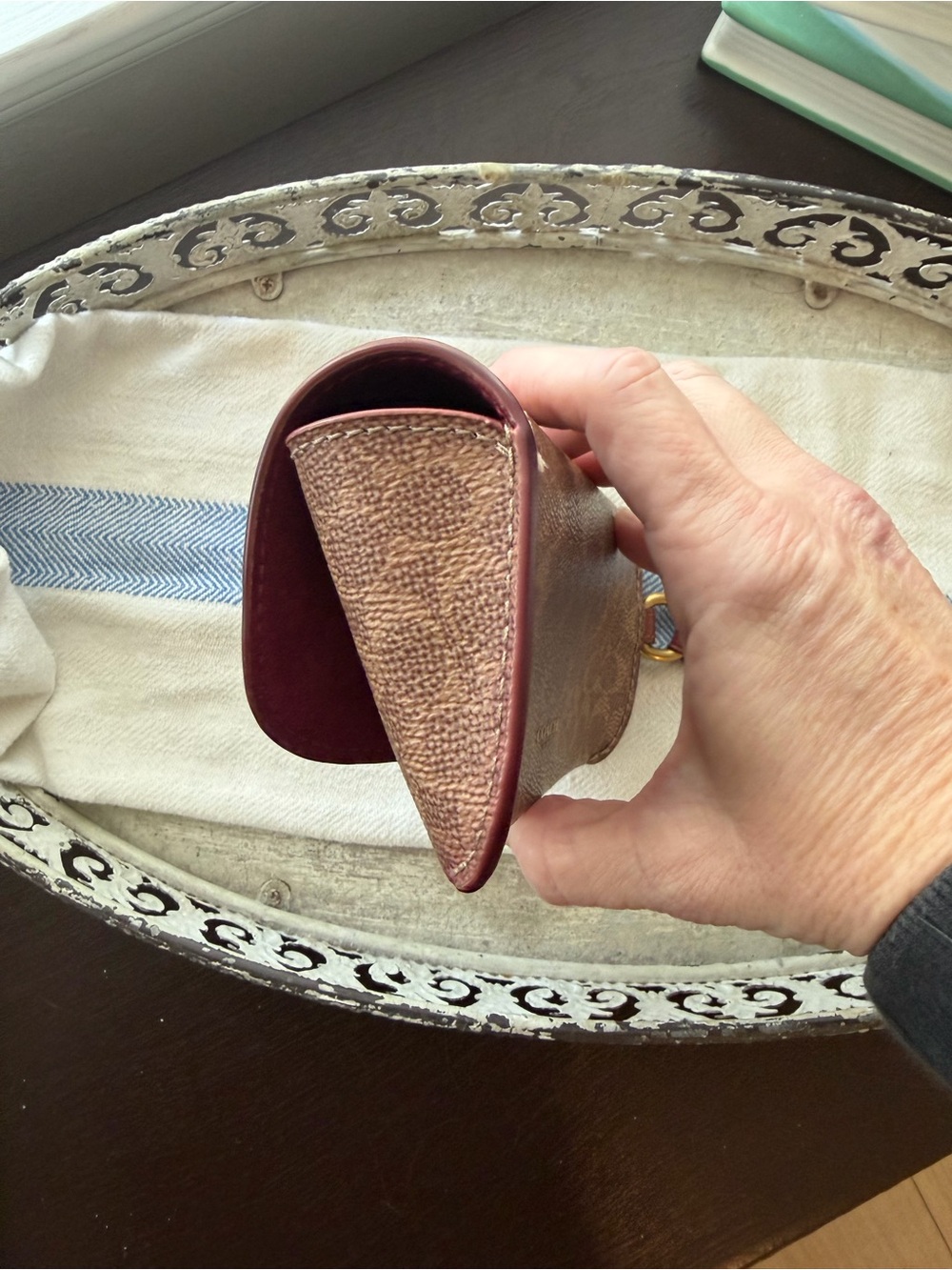 Coach Sunglasses Case with Tea Rose Turnlock & Signature Coated Canvas - Picture 9 of 15